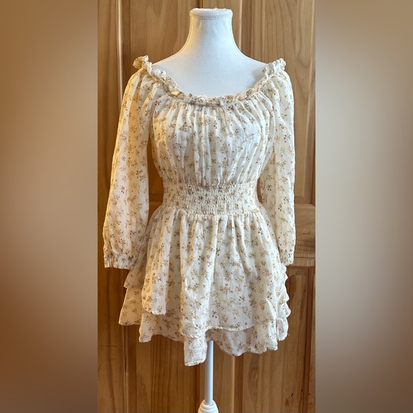 American Eagle Ruffle Scoop Neck Romper - Picture 4 of 11